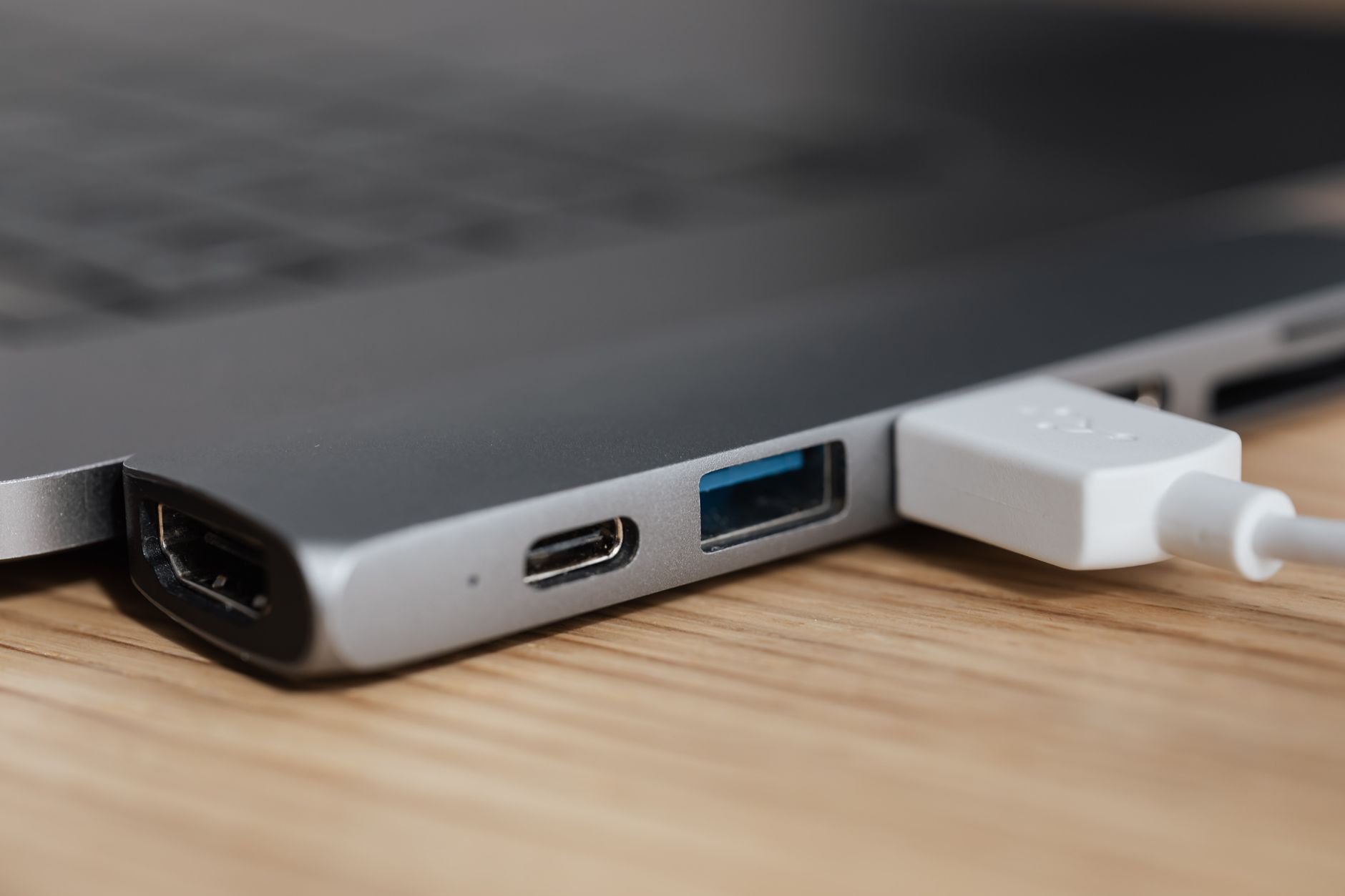 Docking İstasyonu Seçerken Port Çeşitliliği Neden Önemlidir