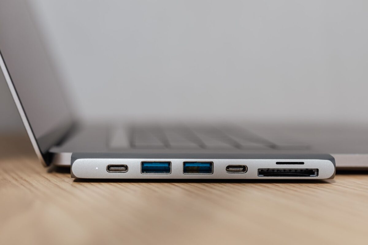 USB Hub ile Docking İstasyonu Arasındaki Fark Nedir